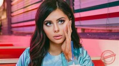 Azzyland Net Worth, Age, Height, Bio, Birthday, Wiki!