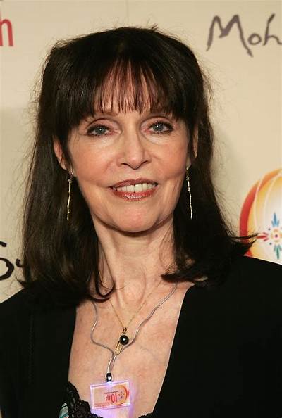 Barbara Leigh - Net Worth, Age, Height, Birthday, Bio, Wiki!