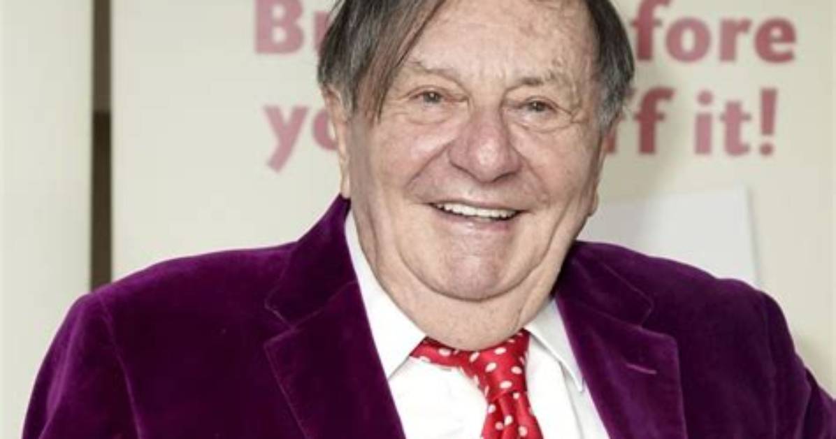 Barry Humphries Net Worth, Age, Height, Bio, Birthday, Wiki!