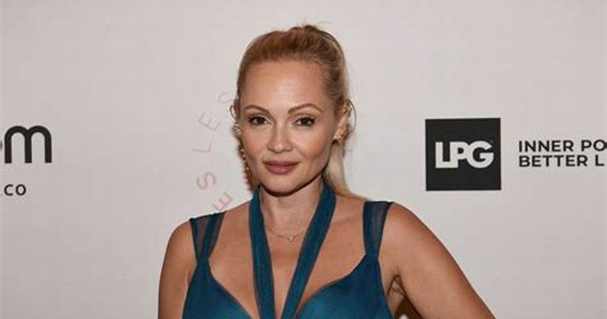 Beatrice Rosen Net Worth, Age, Height, Bio, Birthday, Wiki!