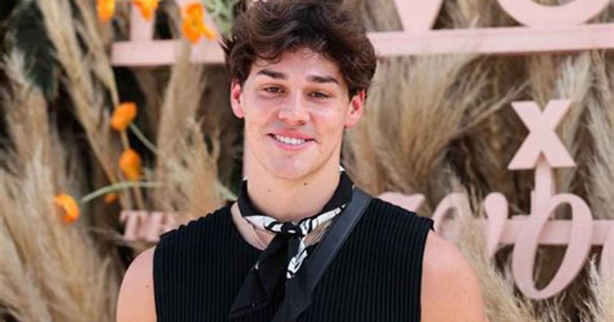 Beck Martin - Net Worth, Age, Height, Birthday, Bio, Wiki!