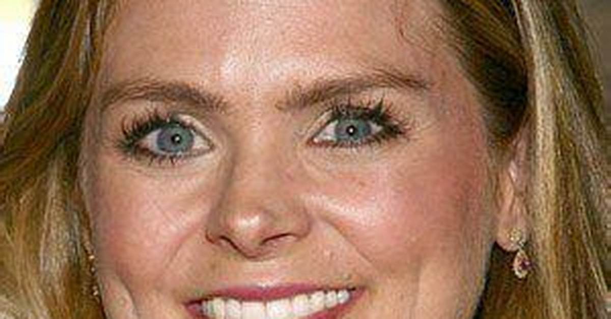 Becky Gulsvig - Net Worth, Age, Height, Birthday, Bio, Wiki!