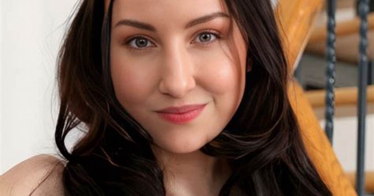 Bella Angel - Net Worth, Age, Height, Birthday, Bio, Wiki!