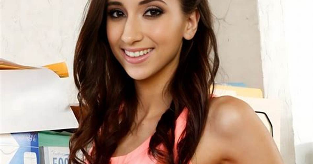 Belle Knox Net Worth, Age, Height, Bio, Birthday, Wiki!