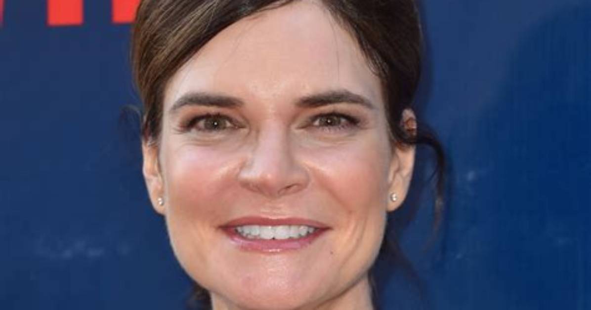 Betsy Brandt Net Worth, Age, Height, Bio, Birthday, Wiki!