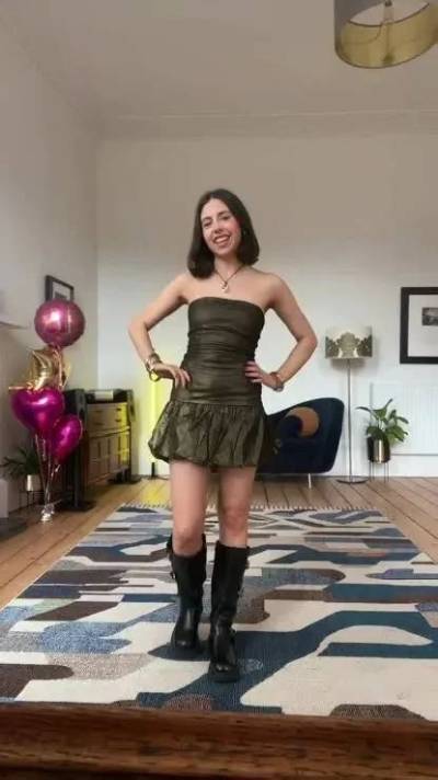 Betsy Mccredie - Net Worth, Age, Height, Birthday, Bio, Wiki!