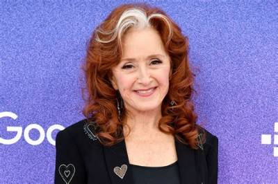 Bonnie Raitt Net Worth, Age, Height, Bio, Birthday, Wiki!