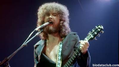 Brad Delp Net Worth, Age, Height, Bio, Birthday, Wiki!