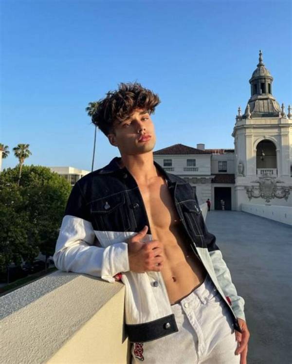 Brady Potter - Net Worth, Age, Height, Birthday, Bio, Wiki!
