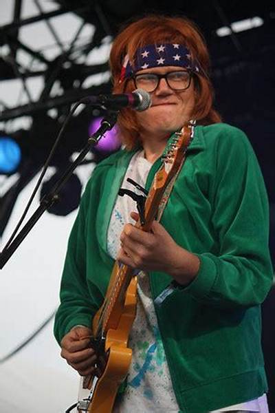 Brett Dennen Net Worth, Age, Height, Bio, Birthday, Wiki!