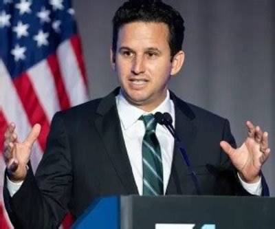 Brian Schatz - Net Worth, Age, Height, Birthday, Bio, Wiki!