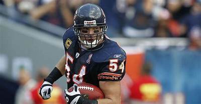 Brian Urlacher Net Worth, Age, Height, Bio, Birthday, Wiki!
