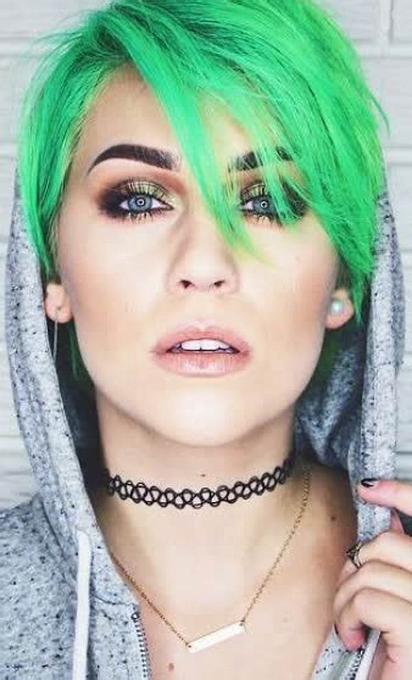 Brittany J Smith - Net Worth, Age, Height, Birthday, Bio, Wiki!