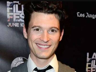 Bryan Dechart Net Worth, Age, Height, Bio, Birthday, Wiki!