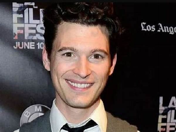 Bryan Dechart Net Worth, Age, Height, Bio, Birthday, Wiki!