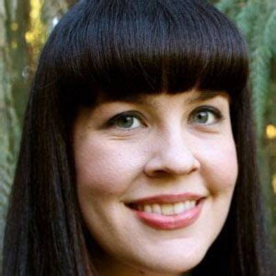 Caitlin Doughty Net Worth, Age, Height, Bio, Birthday, Wiki!