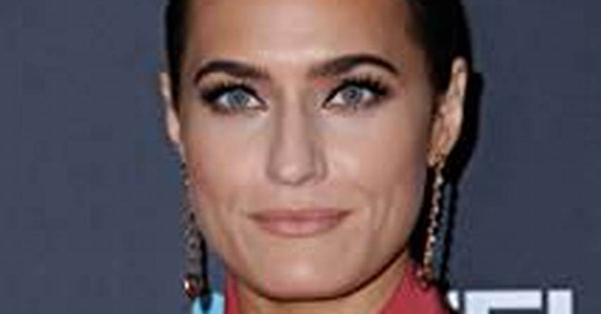 Caitlin Leahy - Net Worth, Age, Height, Birthday, Bio, Wiki!