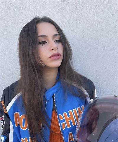 Caitlyn Kreutz - Net Worth, Age, Height, Birthday, Bio, Wiki!