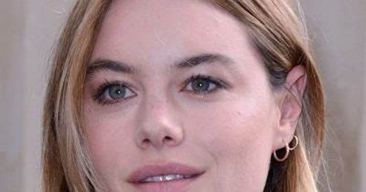 Camille Rowe Net Worth, Age, Height, Bio, Birthday, Wiki!