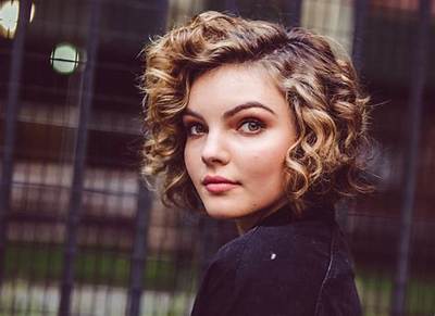 Camren Bicondova - Net Worth, Age, Height, Birthday, Bio, Wiki!