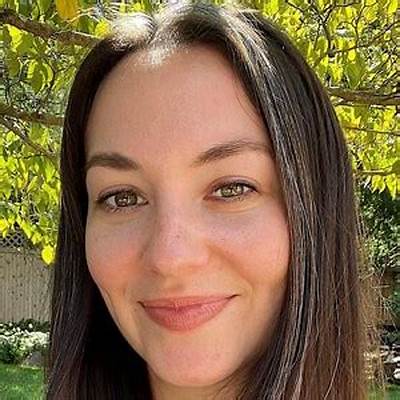 Carly Heitlinger - Net Worth, Age, Height, Birthday, Bio, Wiki!