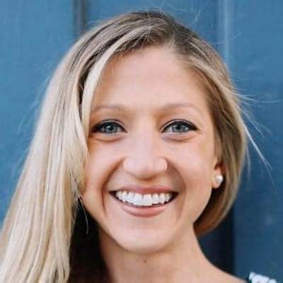 Caroline Thompson - Net Worth, Age, Height, Birthday, Bio, Wiki!