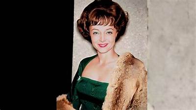 Carolyn Jones Net Worth 2024, Age, Height, Bio, Birthday, Wiki!