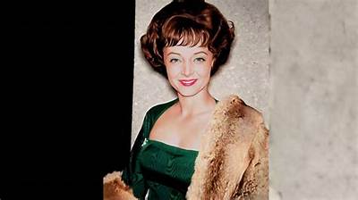 Carolyn Jones-Young - Net Worth, Age, Height, Birthday, Bio, Wiki!