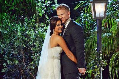 Catherine Lowe Net Worth, Age, Height, Bio, Birthday, Wiki!