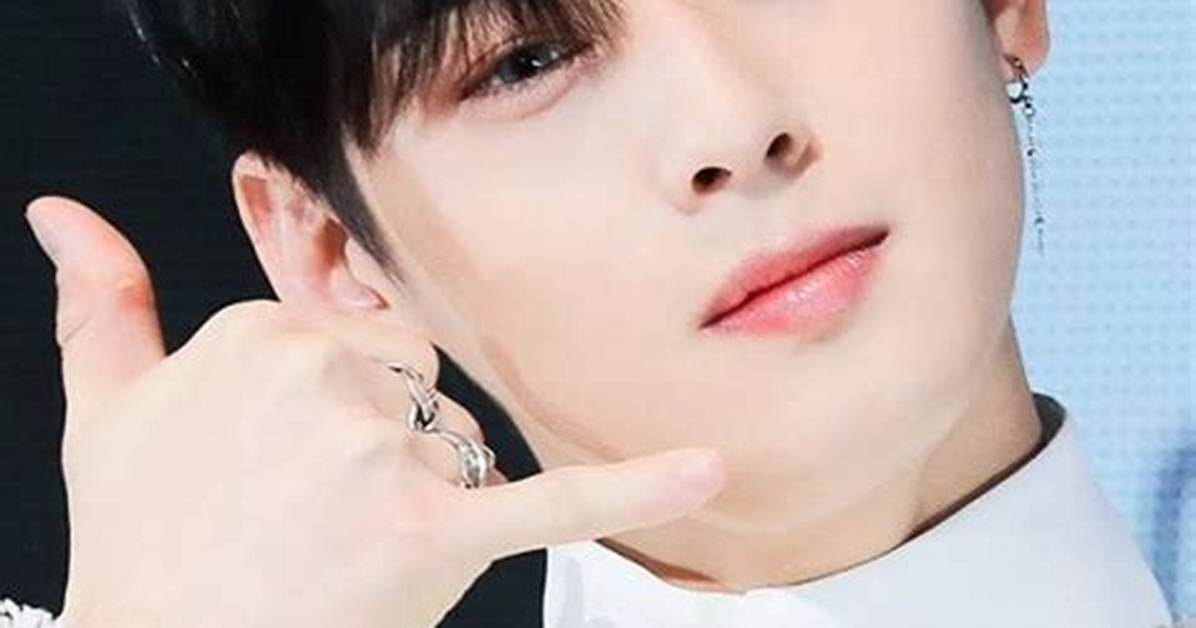 Cha Eunwoo Net Worth, Age, Height, Bio, Birthday, Wiki!