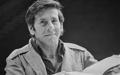 Chaim Topol - Net Worth, Age, Height, Birthday, Bio, Wiki!