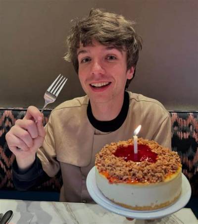 Charlie Jacobs - Net Worth, Age, Height, Birthday, Bio, Wiki!