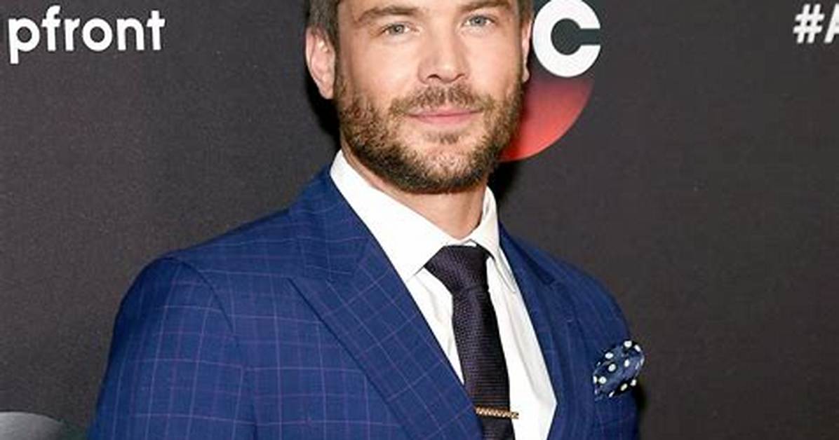 Charlie Weber - Net Worth, Age, Height, Birthday, Bio, Wiki!