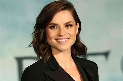 Charlotte Riley - Net Worth, Age, Height, Birthday, Bio, Wiki!