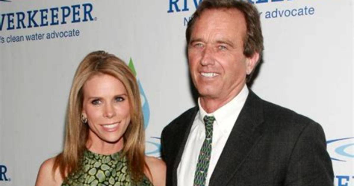 Cheryl Hines Net Worth, Age, Height, Bio, Birthday, Wiki!