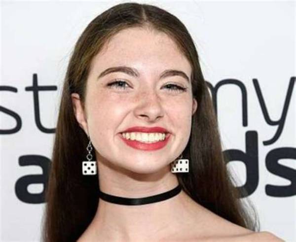 Chloe Woodard Net Worth, Age, Height, Bio, Birthday, Wiki!