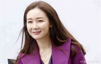 Choi Ji-Woo Net Worth, Age, Height, Bio, Birthday, Wiki!