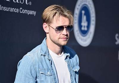 Chord Overstreet - Net Worth, Age, Height, Birthday, Bio, Wiki!