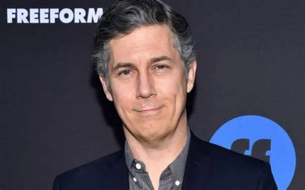 Chris Parnell Net Worth, Age, Height, Bio, Birthday, Wiki!