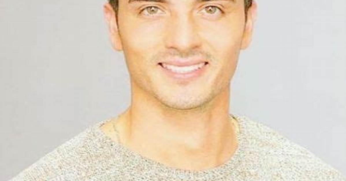 Christian Estrada Net Worth, Age, Height, Bio, Birthday, Wiki!