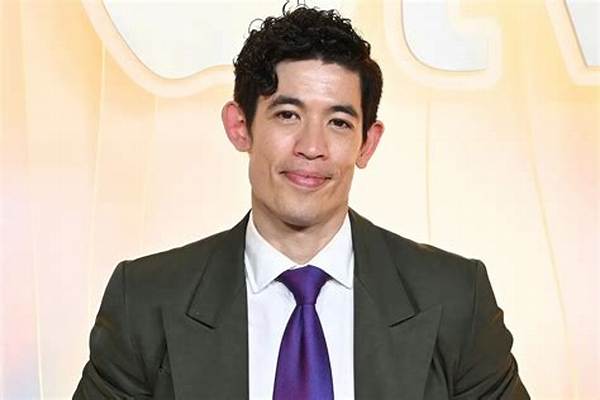 Christopher Johnson Net Worth, Age, Height, Bio, Birthday, Wiki!