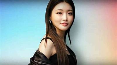Chung-Ha Kim - Net Worth, Age, Height, Birthday, Bio, Wiki!