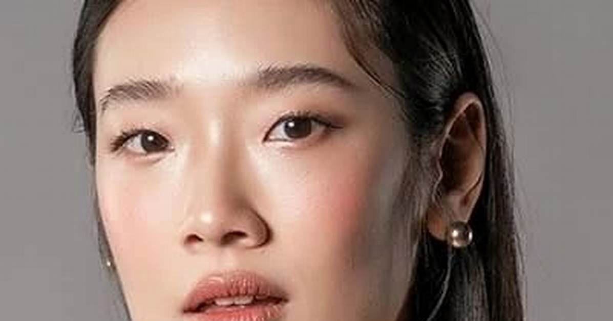 Chutimon Chuengcharoensukying - Net Worth, Age, Height, Birthday, Bio, Wiki!