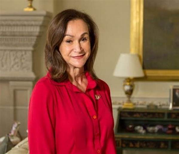 Cindy Leadbetter - Net Worth, Age, Height, Birthday, Bio, Wiki!