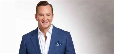 Clinton Kelly Net Worth, Age, Height, Bio, Birthday, Wiki!