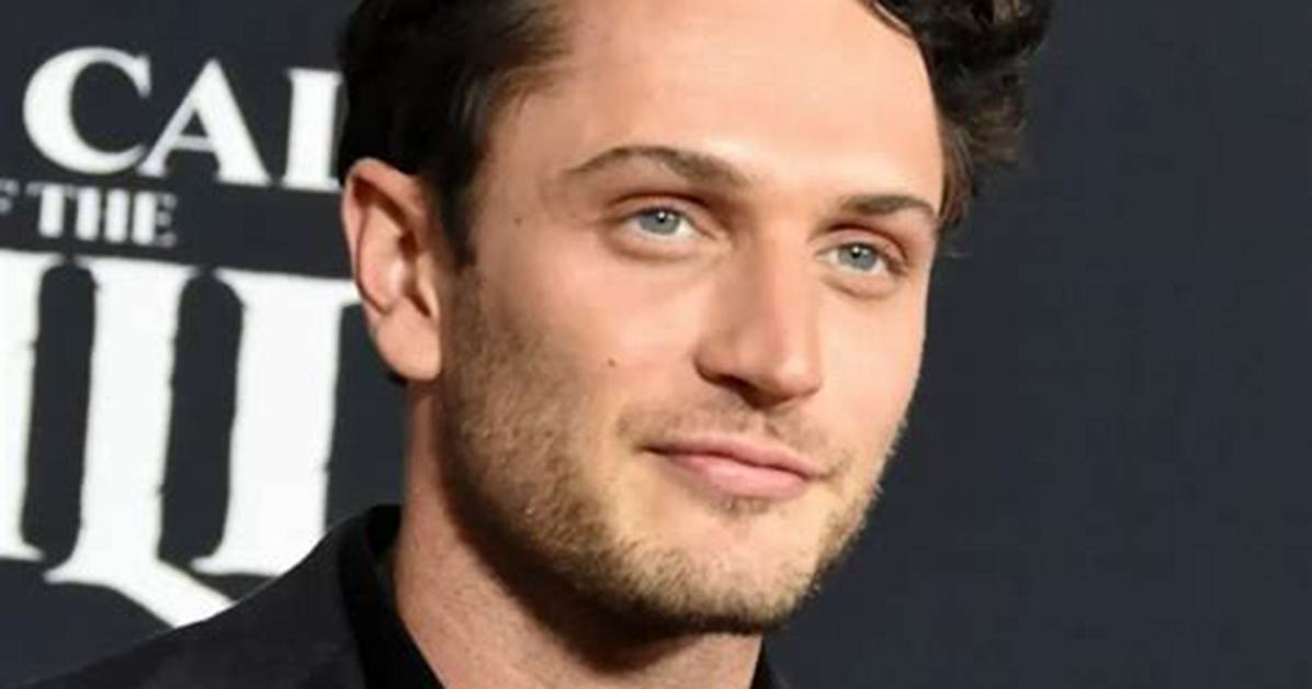 Colin Woodell - Net Worth, Age, Height, Birthday, Bio, Wiki!