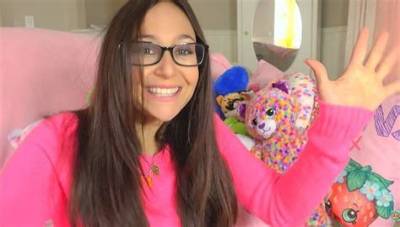 Cookieswirlc Net Worth, Age, Height, Bio, Birthday, Wiki!