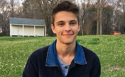 Corey Fogelmanis Net Worth, Age, Height, Bio, Birthday, Wiki!