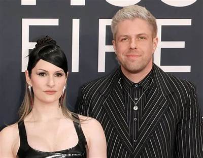 Courtney Lavine - Net Worth, Age, Height, Birthday, Bio, Wiki!