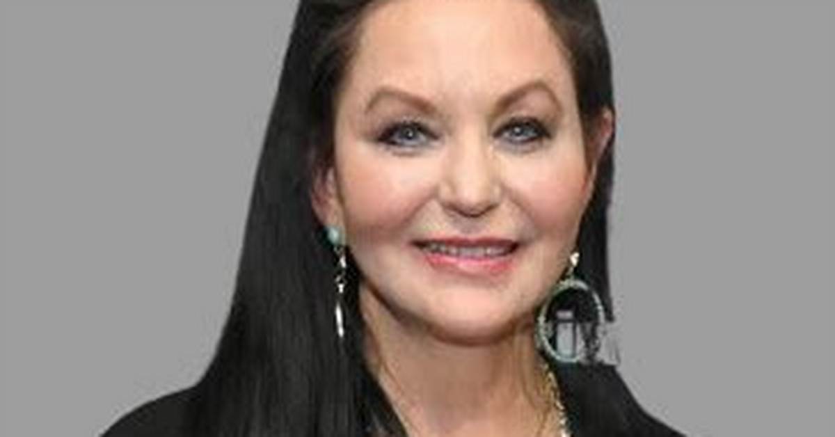 Crystal Gayle Net Worth, Age, Height, Bio, Birthday, Wiki!